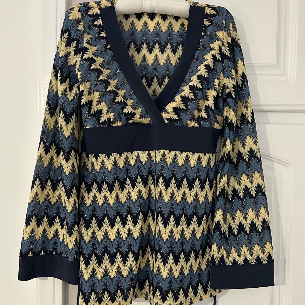 Women blouse. Size M